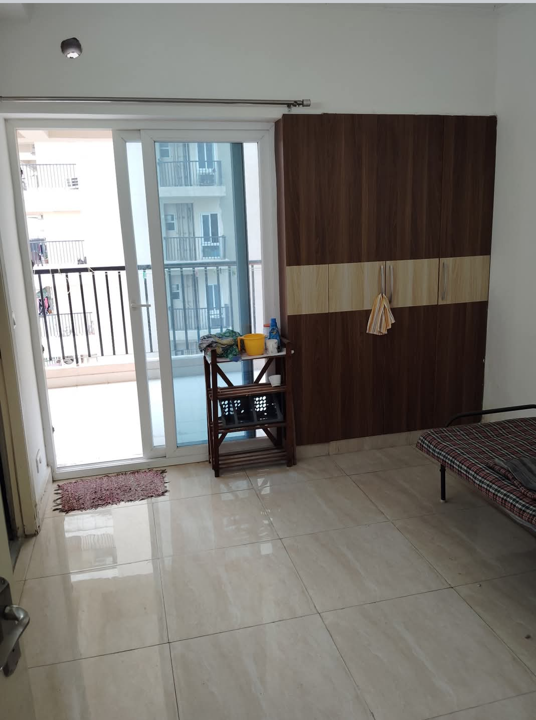 3 BHK Apartment For Rent in Gaur City 2 - 14th Avenue