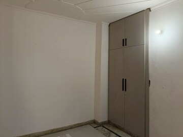 Room in 2 BHK Builder Floor at Sainik Plaza, Sector 49 – for Sale