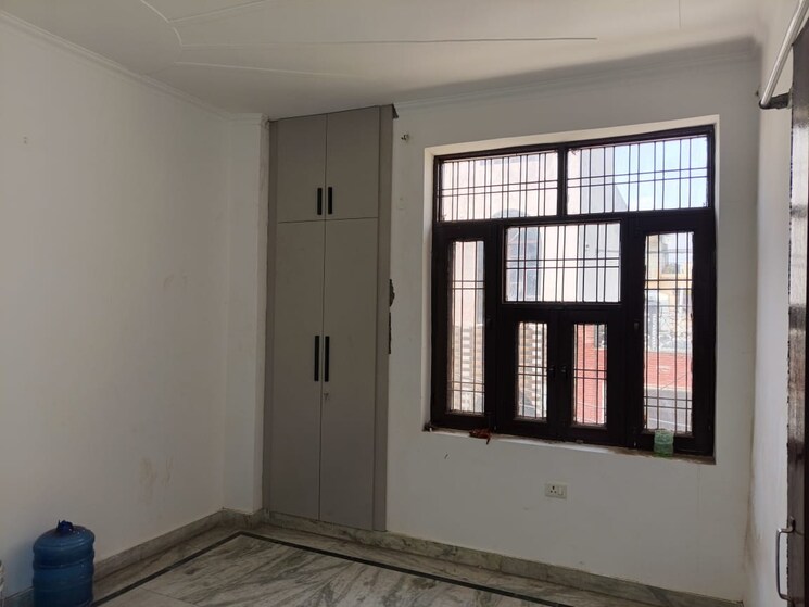 Room, sainik-plaza 2 Bedroom 810 Sq.Ft. Builder Floor In Sector 49 Faridabad 9159082