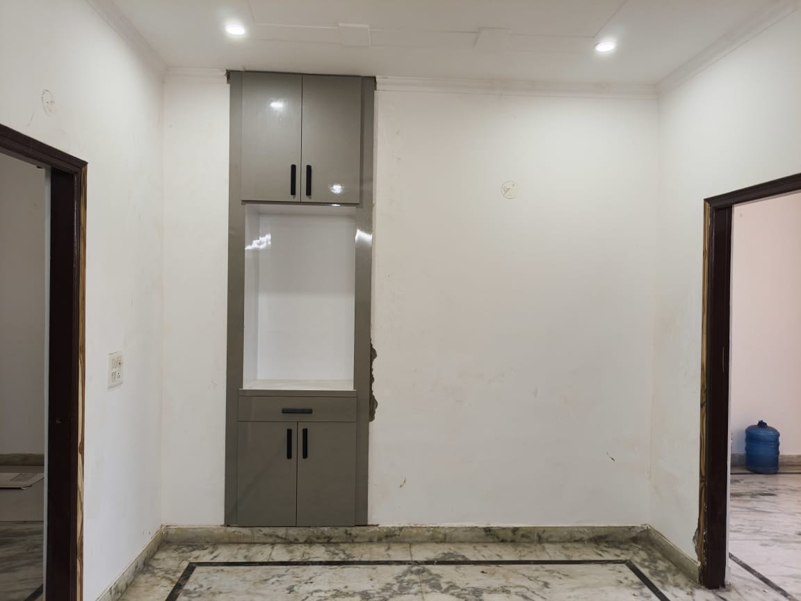 2 BHK + Pooja Room Builder Floor For Sale in Sainik Plaza