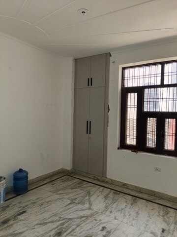Room in 2 BHK Builder Floor at Sainik Plaza, Sector 49 – for Sale