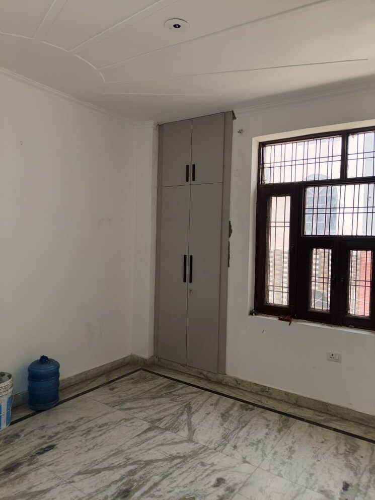Room, sainik-plaza 2 Bedroom 810 Sq.Ft. Builder Floor In Sector 49 Faridabad 9159082