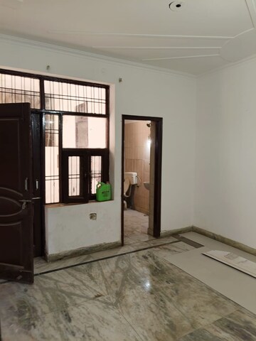 Room in 2 BHK Builder Floor at Sainik Plaza, Sector 49 – for Sale