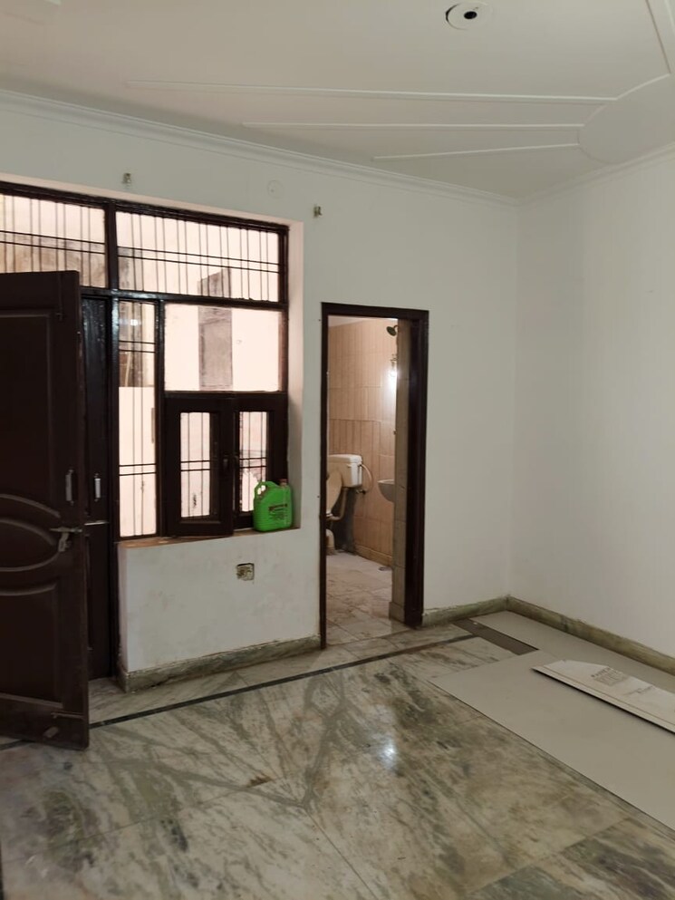 Room, sainik-plaza 2 Bedroom 810 Sq.Ft. Builder Floor In Sector 49 Faridabad 9159082
