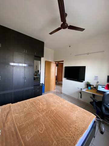 Room in 1 BHK Apartment at Prestige Song Of The South, Yelenahalli – for Rent