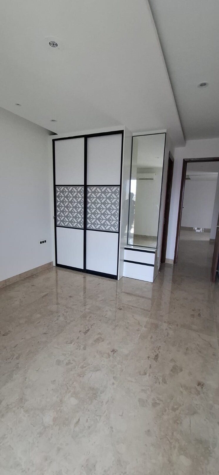 Room, trishla-city 3 Bedroom 2095 Sq.Ft. Apartment In Patiala Road Zirakpur 9159097