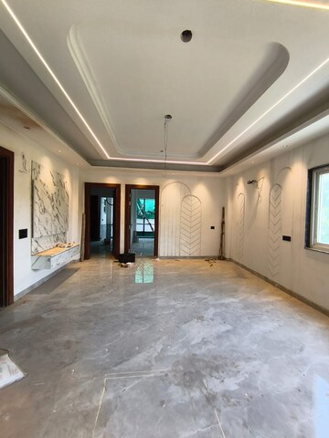 Room in 3 BHK Builder Floor at Sainik Plaza, Sector 49 – for Sale