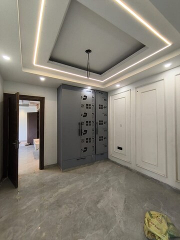 Room in 3 BHK Builder Floor at Sainik Plaza, Sector 49 – for Sale