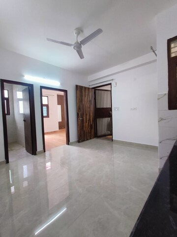 Room in 1 BHK Builder Floor at Saket – for Rent