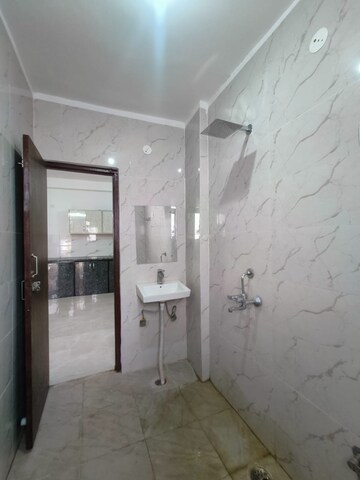 Building Lobby in 1 BHK Builder Floor at Saket – for Rent