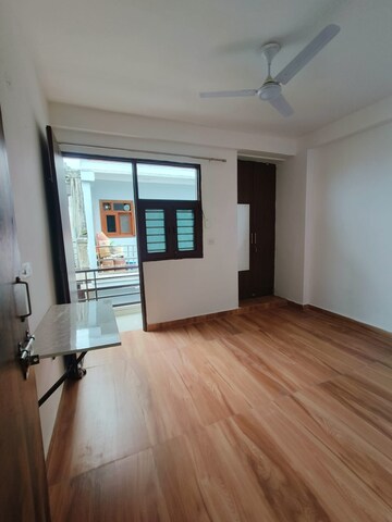 Room in 1 BHK Builder Floor at Saket – for Rent