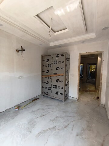 Room in 3 BHK Builder Floor at Sainik Plaza, Sector 49 – for Sale