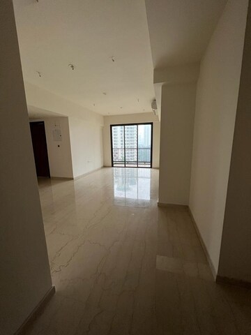 Room in 3 BHK Apartment at Lodha Sterling, Kolshet Road – for Sale