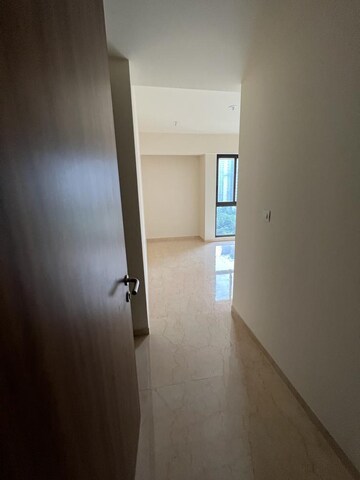 Room in 3 BHK Apartment at Lodha Sterling, Kolshet Road – for Sale