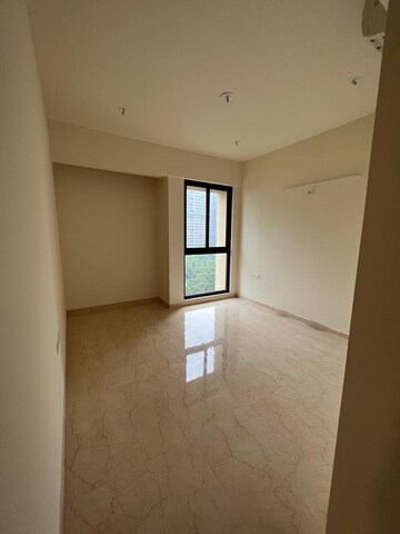 Room in 3 BHK Apartment at Lodha Sterling, Kolshet Road – for Sale