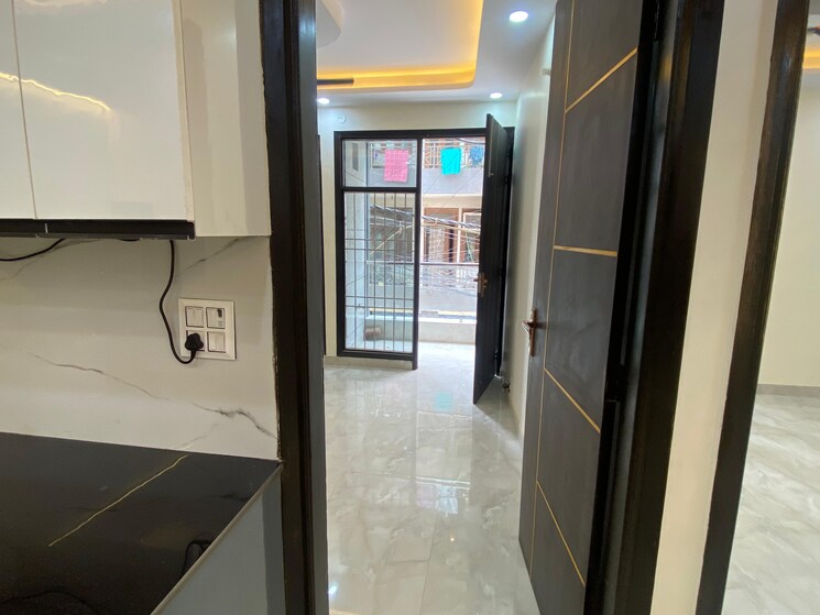 Other, subhash nagar 3.5 Bedroom 296 Sq.Yd. Apartment In Subhash Nagar Delhi 9159162