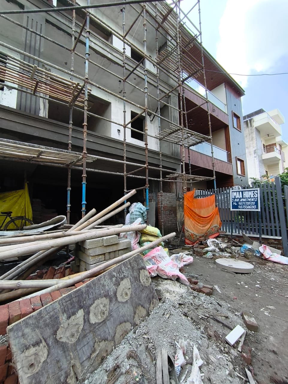 3 BHK + Pooja Room Builder Floor For Sale in Sainik Plaza