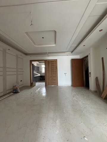 Room in 3 BHK Builder Floor at Sainik Plaza, Sector 49 – for Sale