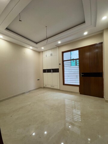3 BHK Builder Floor For Sale in Sainik Plaza, Sector 49