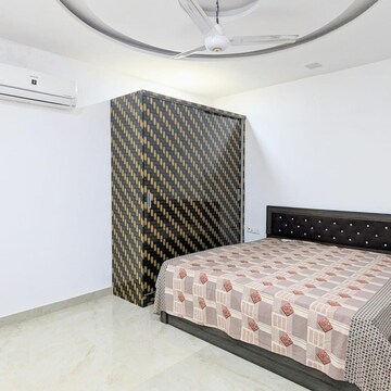 Bedroom in 3 BHK Builder Floor at Vipul World Floors, Sector 48 – for Rent