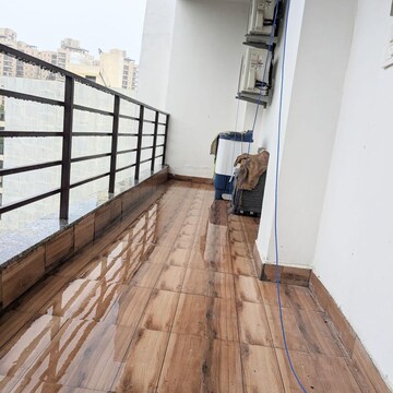 Balcony in 3 BHK Builder Floor at Vipul World Floors, Sector 48 – for Rent