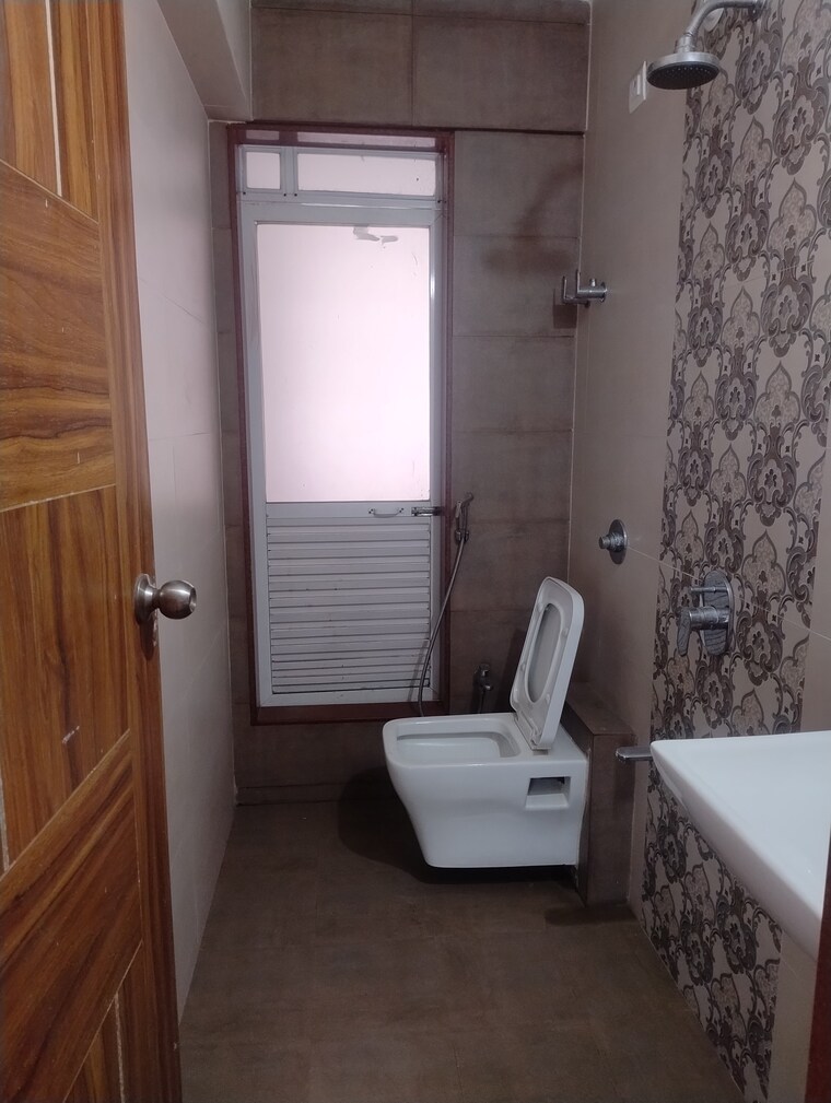 Attached Bathroom, sm-vision 3 Bedroom 1550 Sq.Ft. Apartment In Ulwe Navi Mumbai 9159263