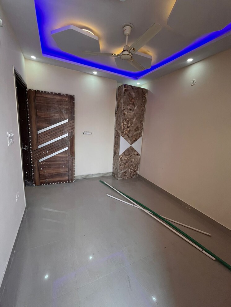 Room, dwarka mor 2 Bedroom 850 Sq.Ft. Builder Floor In Dwarka Mor Delhi 9159270