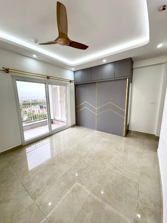 3.5 BHK + Servant Room Apartment For Rent in Prestige Waterford