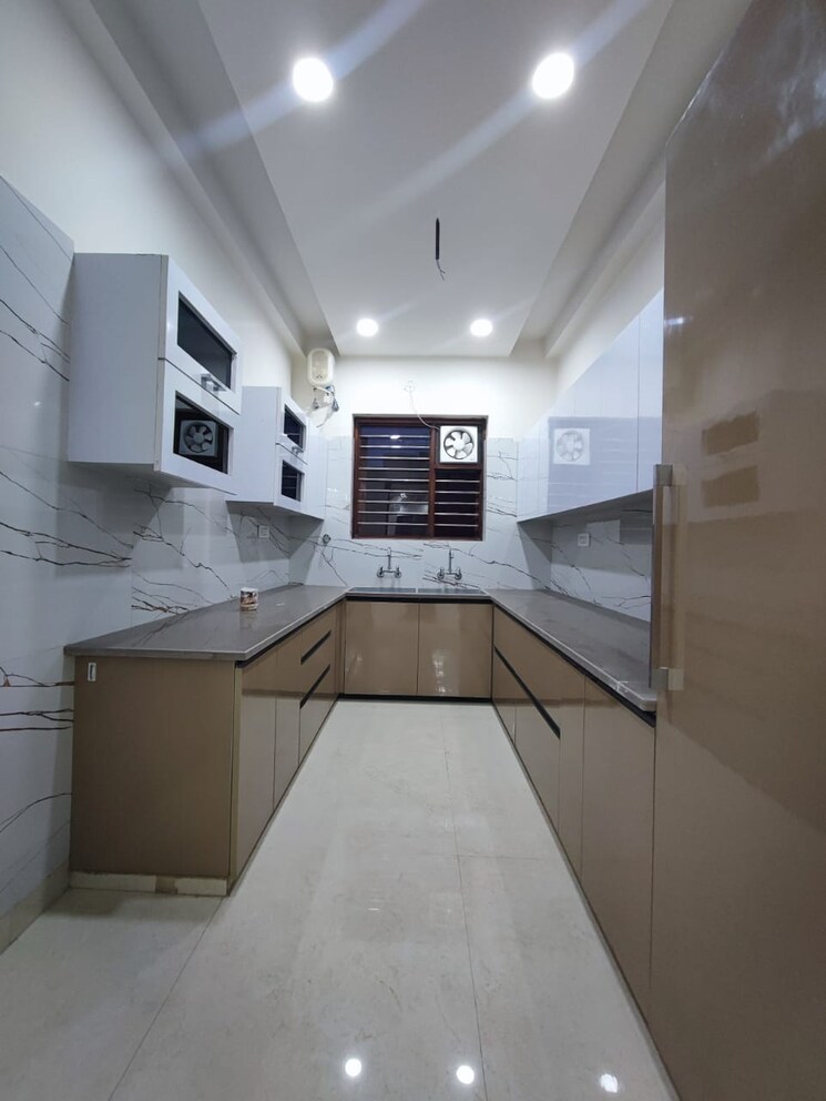 Kitchen, sainik-plaza 3 Bedroom 2250 Sq.Ft. Builder Floor In Sector 49 Faridabad 9159276