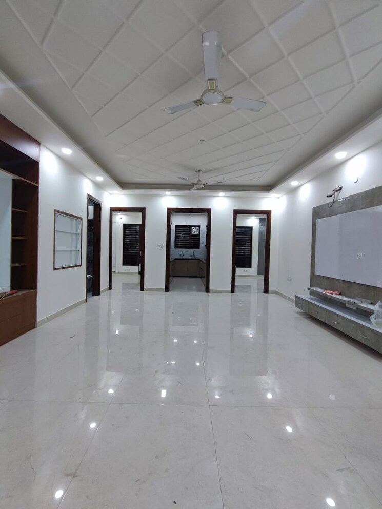 undefined, sainik-plaza 3 Bedroom 2250 Sq.Ft. Builder Floor In Sector 49 Faridabad 9159276