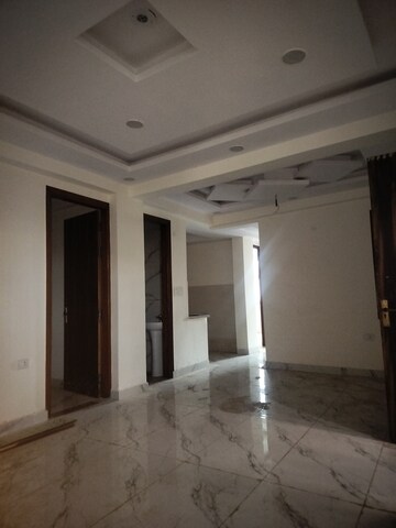 Living Room in 3 BHK Builder Floor at Ultima 107, Sector 104 – for Sale