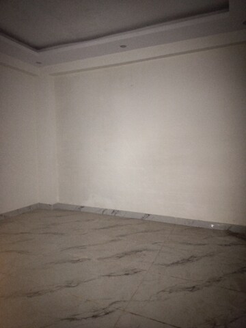 Room in 3 BHK Builder Floor at Ultima 107, Sector 104 – for Sale