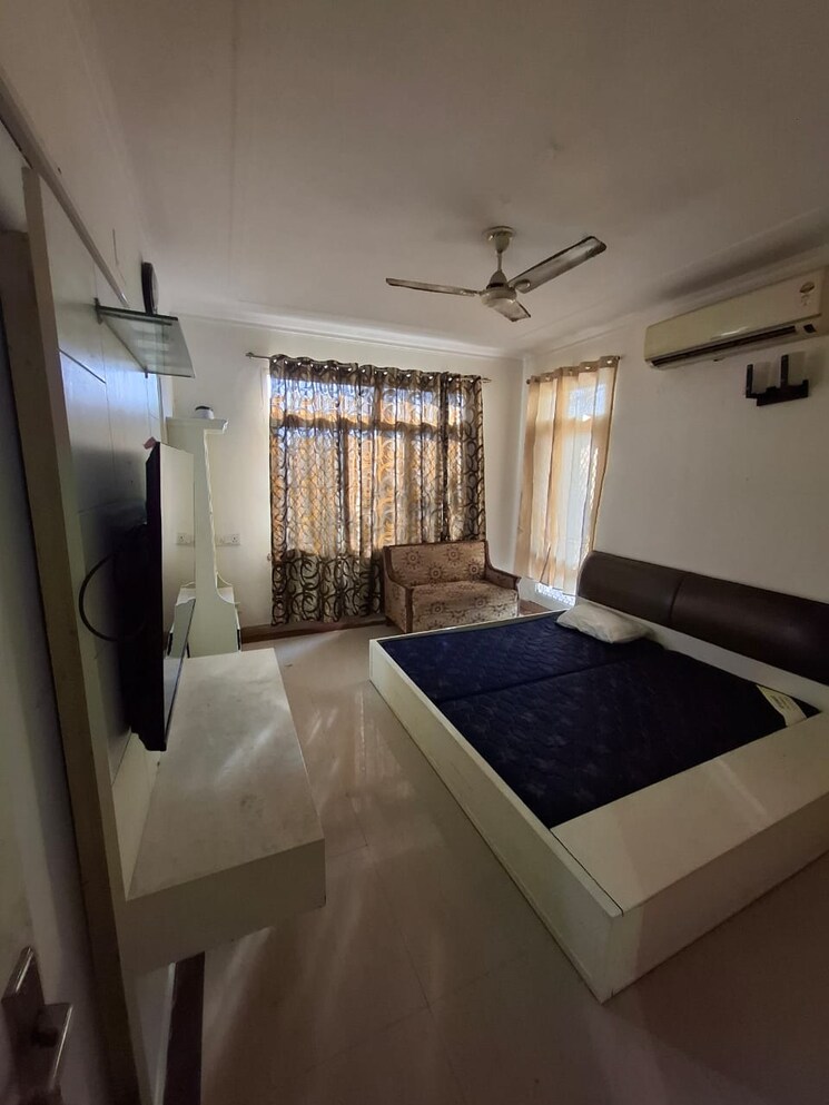 Bedroom, vip road 2 Bedroom 1390 Sq.Ft. Apartment In Vip Road Zirakpur 9159320