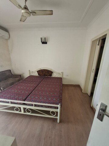 Bedroom in 2 BHK Apartment at Vip Road – for Rent