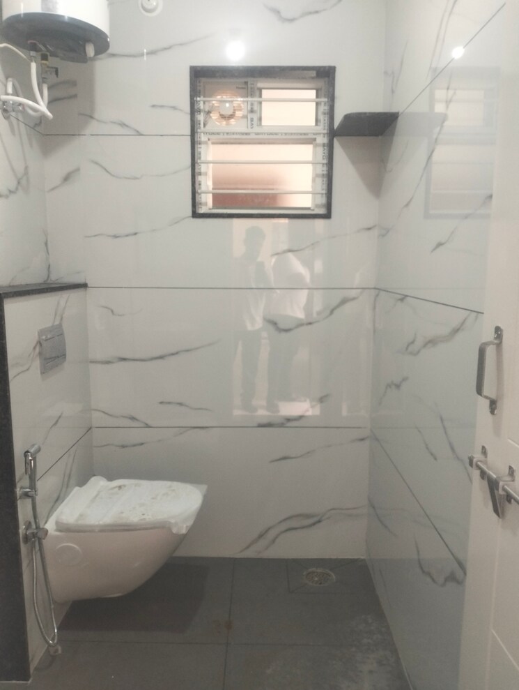 Bathroom, hsr layout 1 Bedroom 600 Sq.Ft. Builder Floor In Hsr Layout Bangalore 9159348