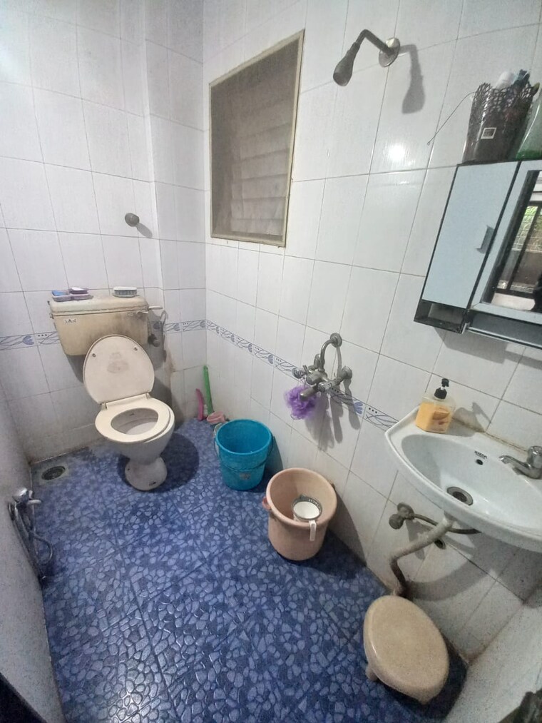 Bathroom, shaligram-chs 2 Bedroom 700 Sq.Ft. Apartment In Azad Nagar Thane 9159351