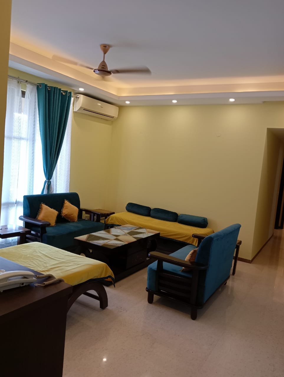 2 BHK Apartment For Rent in Unitech Fresco