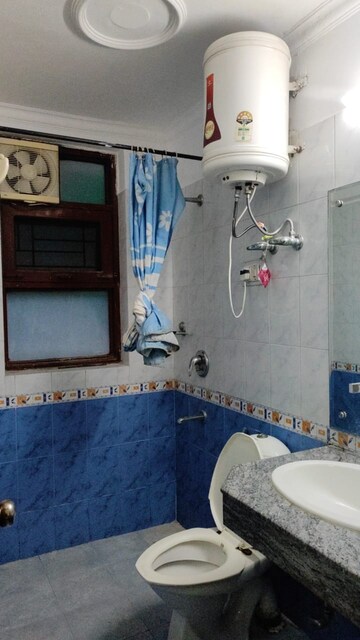 Team Area in 3 BHK Apartment at Today Blossoms I, Sector 47 – for Rent