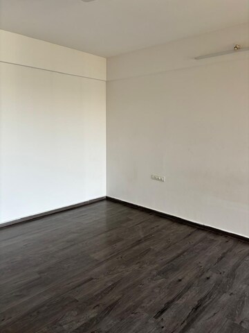 Room in 3 BHK Apartment at Ganga Platino, Kharadi – for Rent