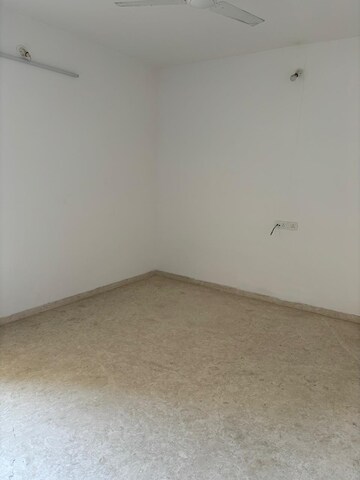 Room in 3 BHK Apartment at Ganga Platino, Kharadi – for Rent