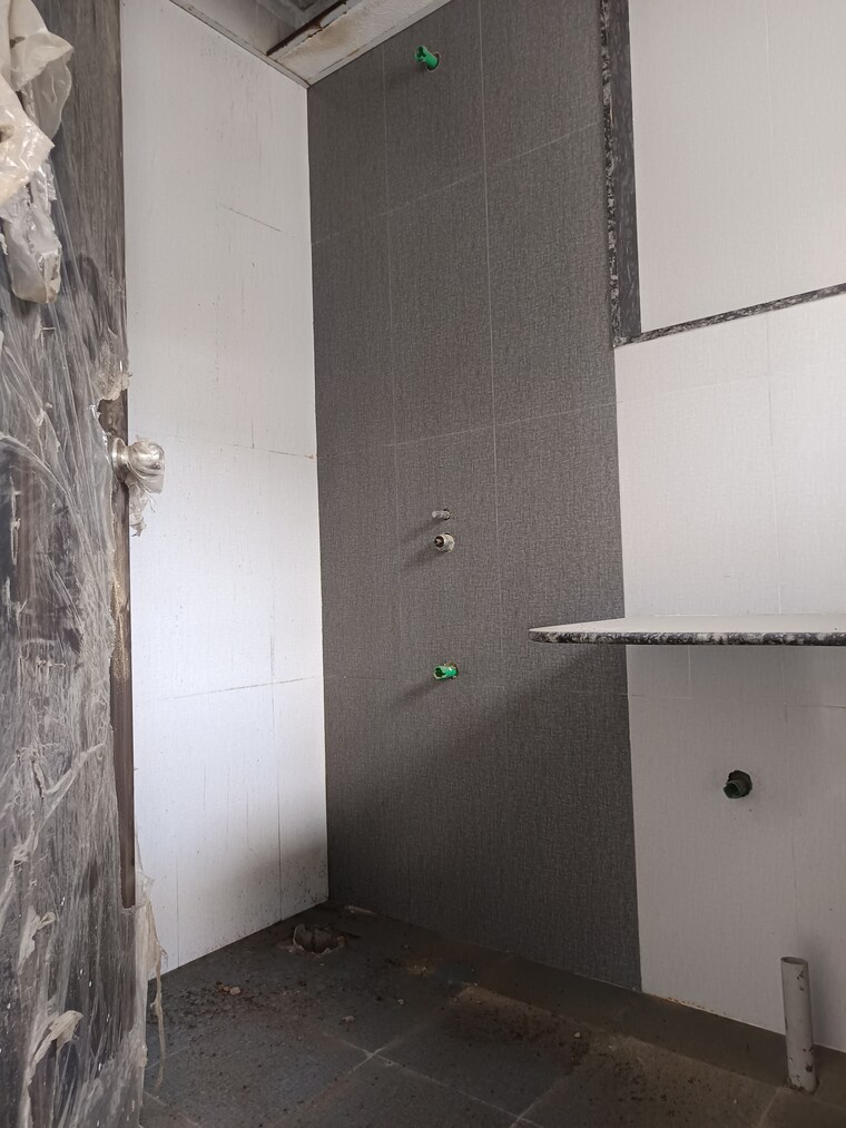 Bathroom, goel-ganga-altus 3 Bedroom 802 Sq.Ft. Apartment In Kharadi Pune 9159402