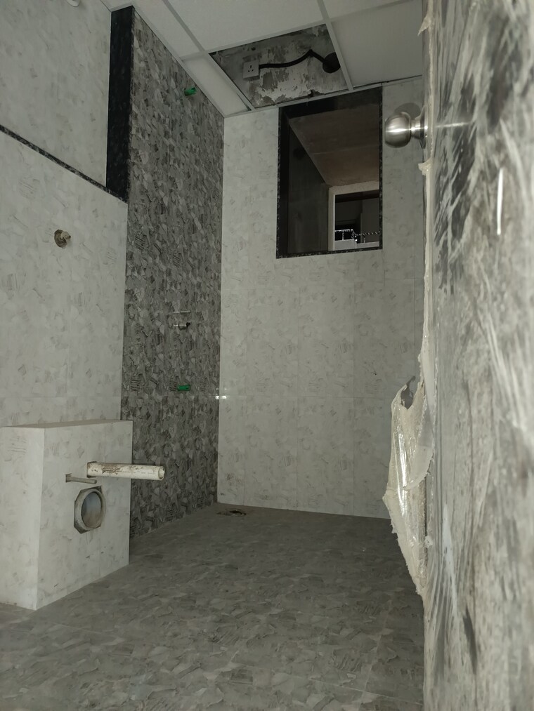 Bathroom, goel-ganga-altus 3 Bedroom 802 Sq.Ft. Apartment In Kharadi Pune 9159402