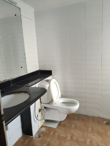 Team Area in 3.5 BHK Apartment at Unitech Fresco, Sector 50 – for Rent