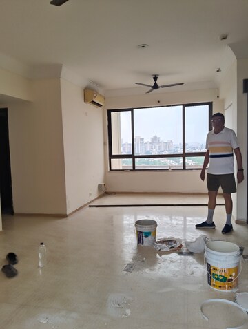 Team Area in 3.5 BHK Apartment at Unitech Fresco, Sector 50 – for Rent