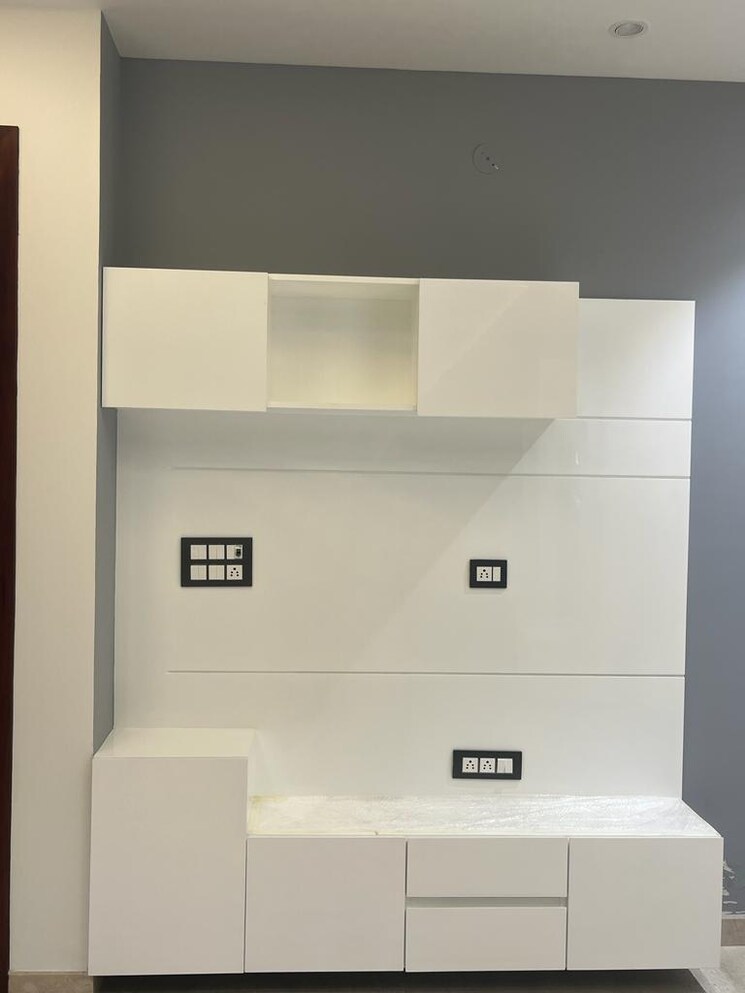 undefined, defence colony 3 Bedroom 3100 Sq.Ft. Apartment In Defence Colony Delhi 9159370