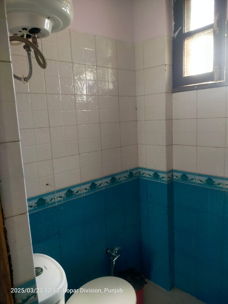 Bathroom, prem-satyam-swastik-apartment 2 Bedroom 1375 Sq.Ft. Apartment In Patiala Road Zirakpur 9159404