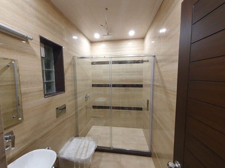 Bathroom, boutique-residential-apartments-a-17-a 5 Bedroom 5000 Sq.Ft. Apartment In New Friends Colony Delhi 9159420