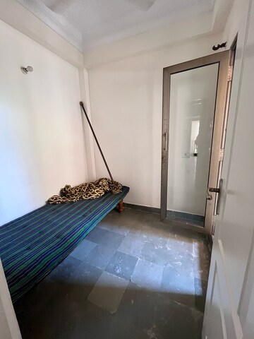 Room in 3.5 BHK Apartment at Alphacorp Gurgaon One 22, Noble Enclave – for Rent
