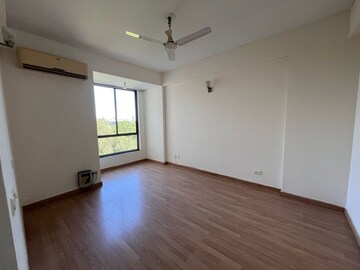 Room in 3.5 BHK Apartment at Alphacorp Gurgaon One 22, Noble Enclave – for Rent