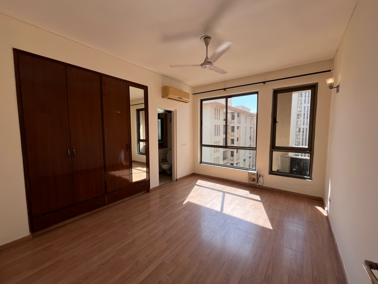 3.5 BHK + Servant Room Apartment For Rent in Alphacorp Gurgaon One 22
